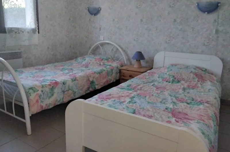 STJU_GILABERT Charles_Int (5)