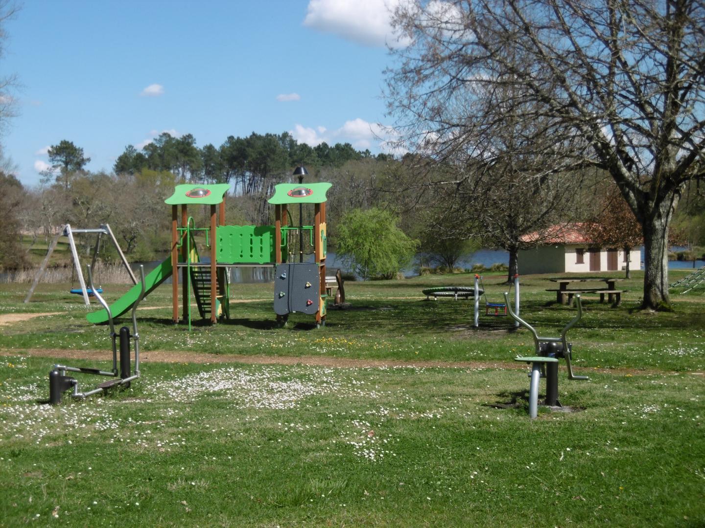 aire-jeux-gite-helianthemes-brocas-les-forges-landes-de-gascogne-gites40-10219