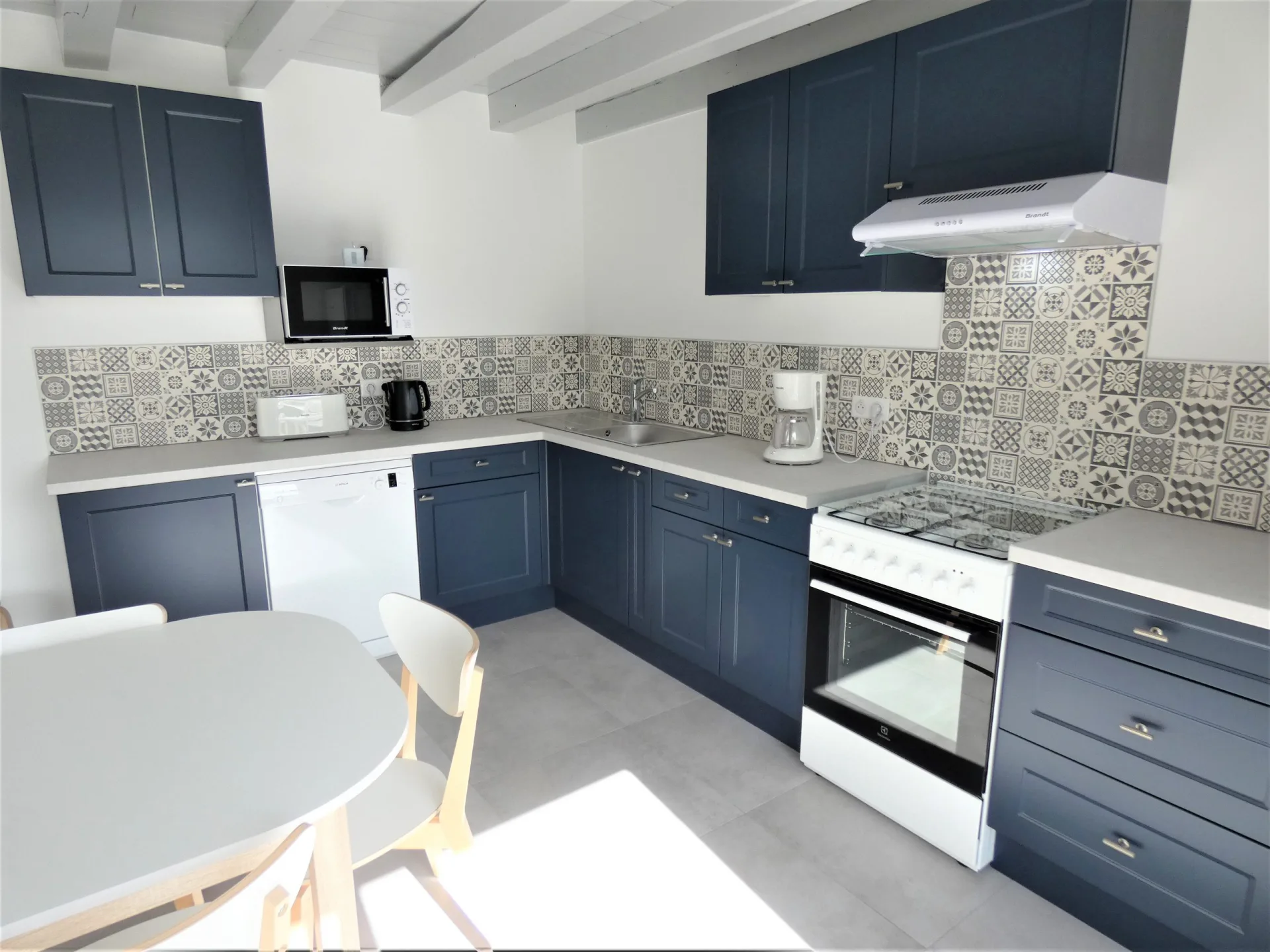 cuisine-gite-regardée-est-saint-geours-de-maremne