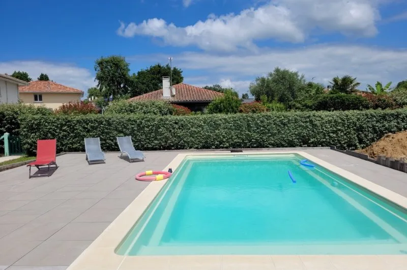piscine-gite-la-maison-des-amis-ondres
