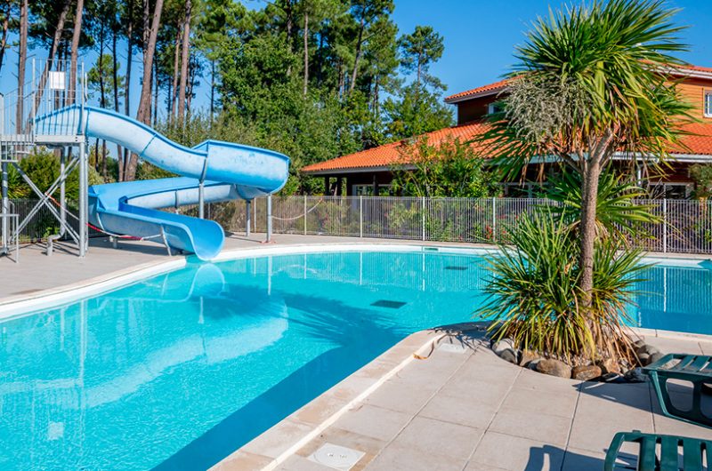residence-le-domaine-des-grands-lacs-parentis-en-born-piscine-exterieure-3