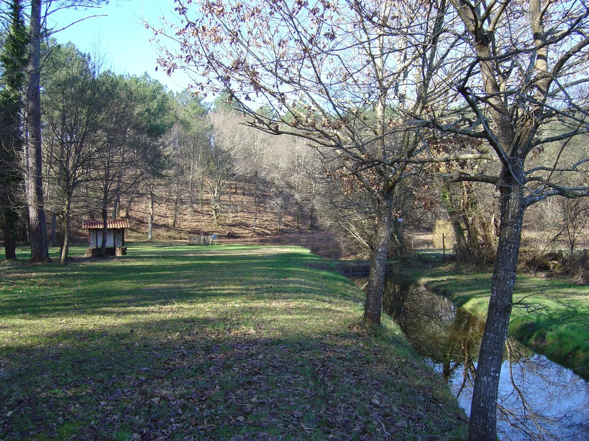 A Bias, sentier pédestre «L’Etang du Bourg Vieux»